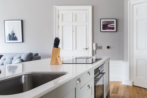 A farmhouse chic kitchen