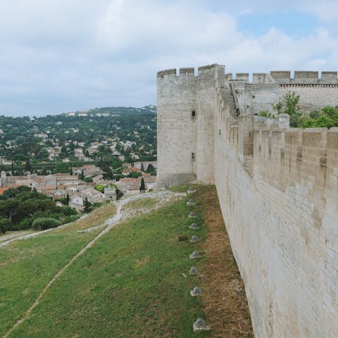 Stay less than a quarter of an hour from Avignon, a 14th-century papal capital