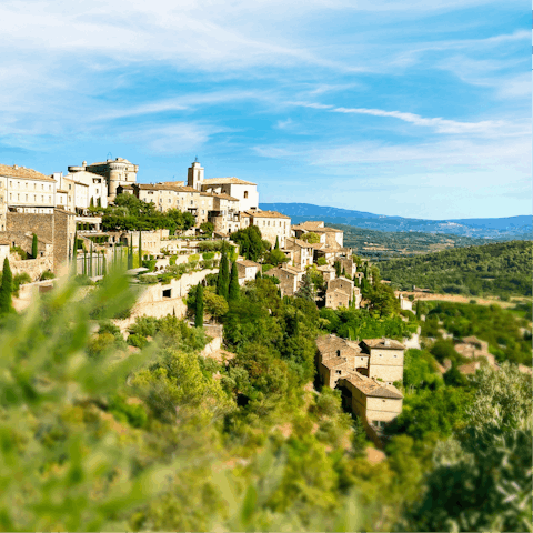 Explore the majestic hilltop villages of Provence