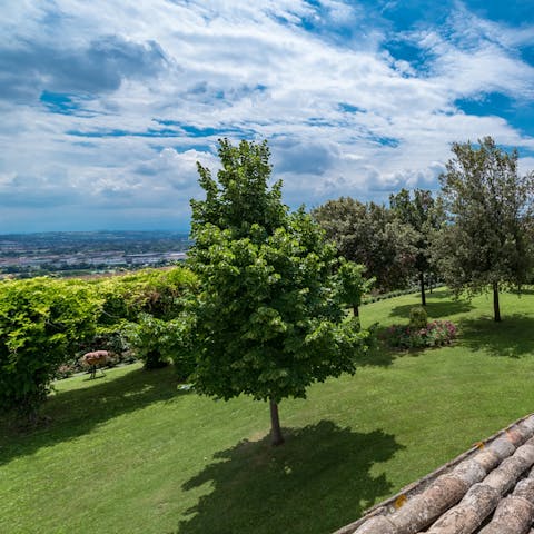 Stay in a peaceful location yet just a short drive away from charming Macerata