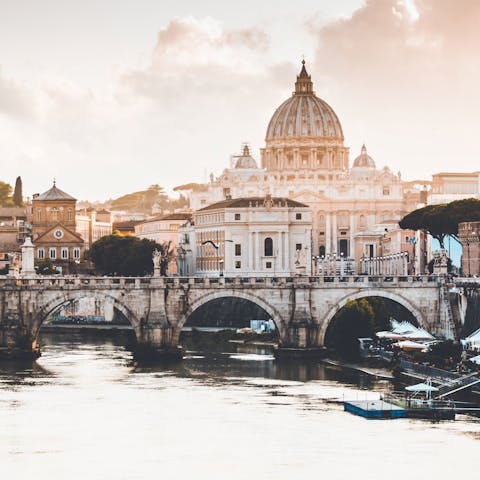Explore Rome’s landmarks, including the Ponte Sisto, a short stroll away