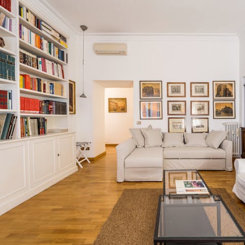 Choose a book and relax on the sofa after a busy day in the Eternal City