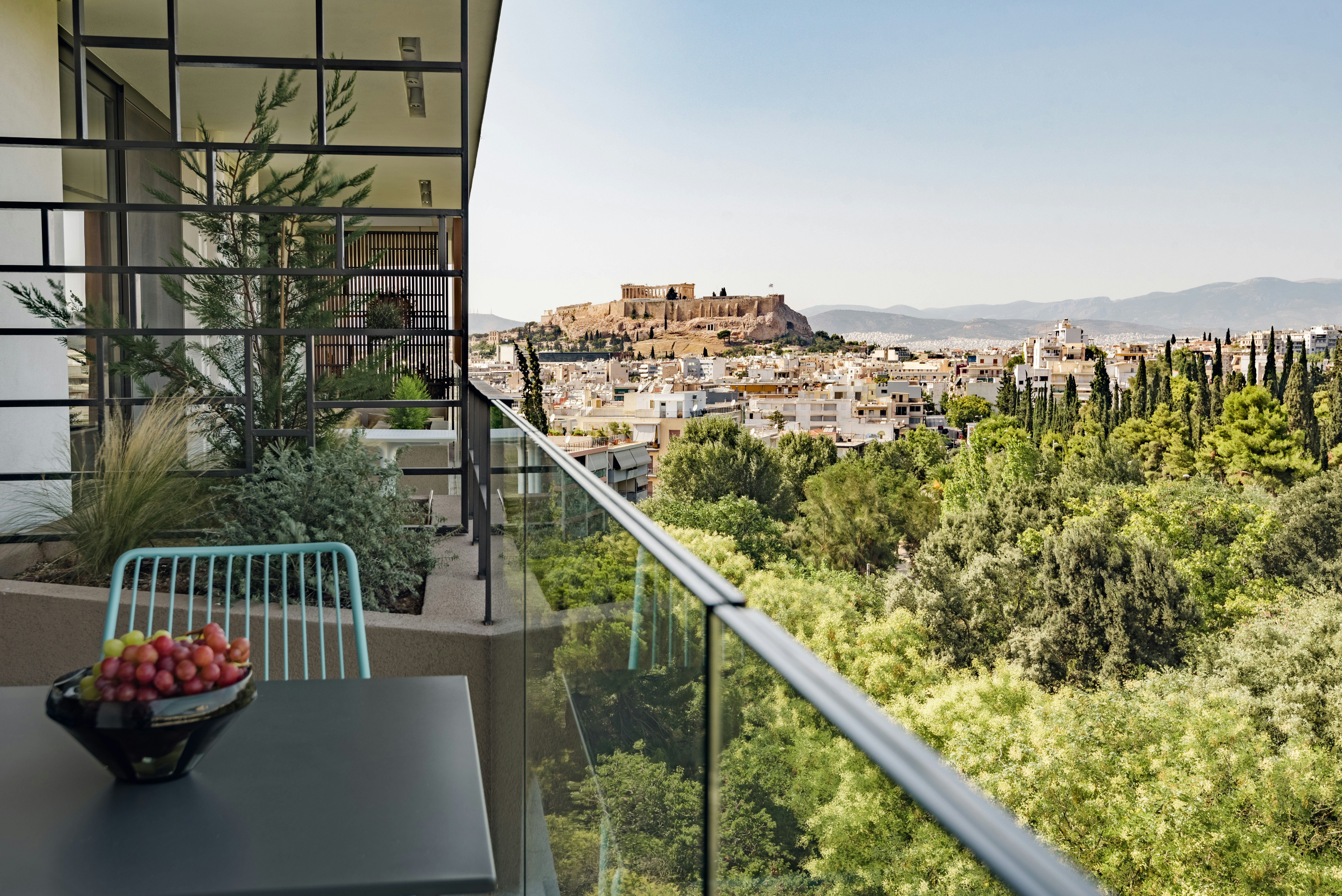 Eyes on the Acropolis