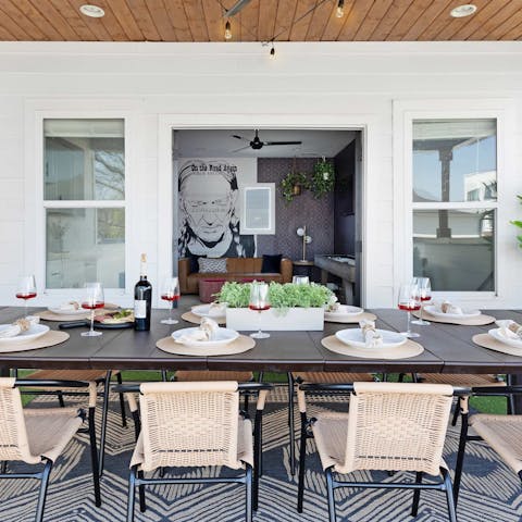 Toast the Tennessee sky with rooftop cocktails and alfresco dining