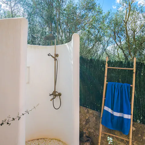 Rinse off in the outdoor shower after a stint in the hot tub