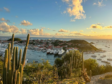 Enjoy exploring the exclusive Caribbean island of Saint-Barthélemy