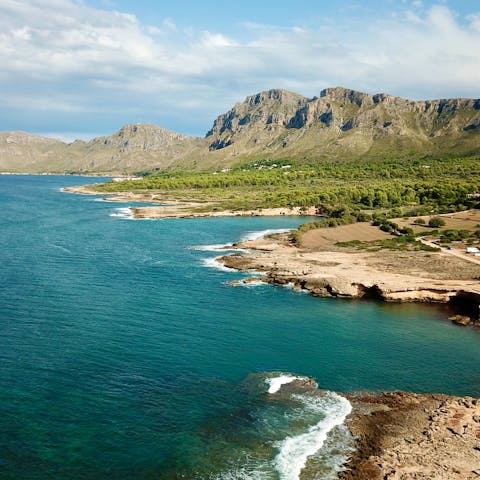 Explore Mallorca's stunning coastline