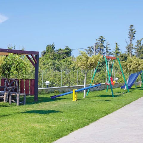 Watch your kids play on-site before tucking into a Greek picnic on the lawn