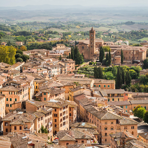 Explore Tuscany, including charming Camaiore, 1 kilometre away