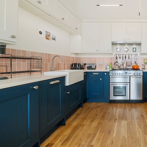 Cook a meal in the well-equipped kitchen before heading to a local pub