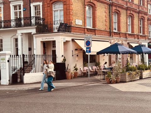 Savour Chelsea's legendary blend of boutiques, restaurants and café culture