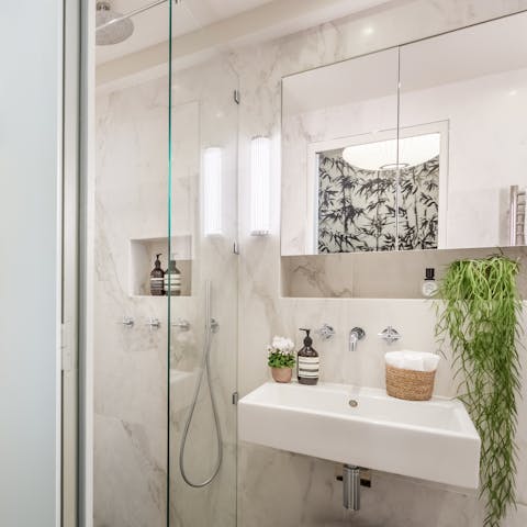 Deluxe bathroom