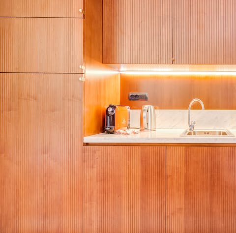 The well-appointed wooden kitchen