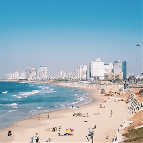 Enjoy the magic of Tel Aviv from the nearby beach