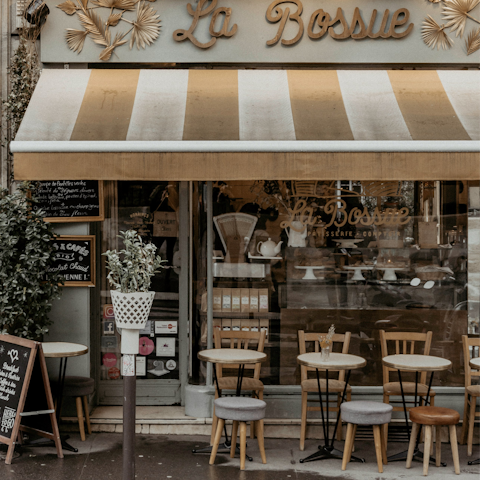 Take a pause and savour delicious French treats in a bakery