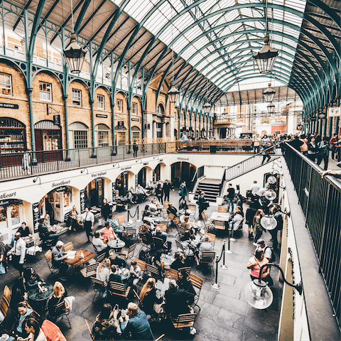 Venture into bustling central London with ease, from your base in Queen's Park