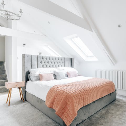 Look forward to snuggling up in the sumptuous king-size bed
