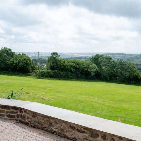 Wake up to panoramic views across the glorious Cornish countryside