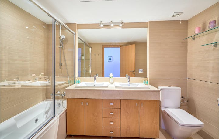 Bathroom photo