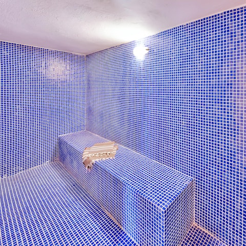 Unwind in the steam room and sauna