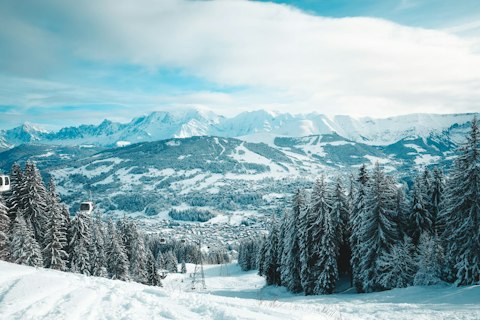 Hit the slopes or explore the heart of Megève, just five minutes away