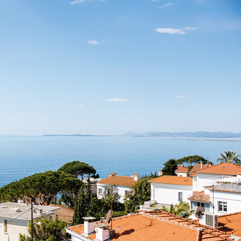 Dive into the ocean – the beach is a only a five-minute walk away