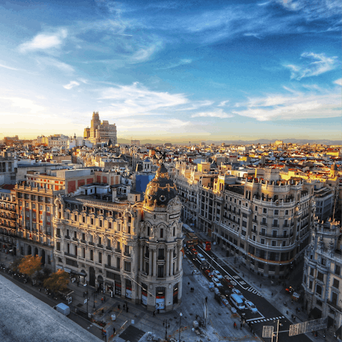 Travel into Madrid's city centre in just twenty minutes via the Metro