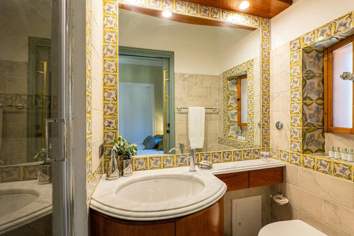 Bathroom photo