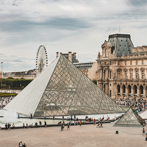 Discover the priceless masterpieces that await at the Louvre