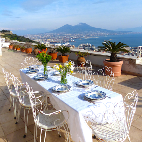 Dine alongside views of Mount Vesuvius