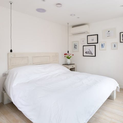 Wake up in the kings size beds