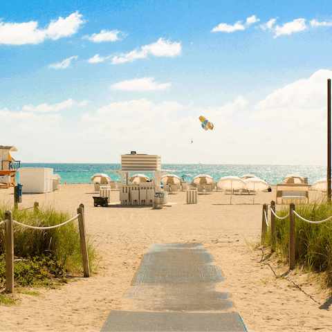 Walk to the shoreline at Miami Beach in just five minutes