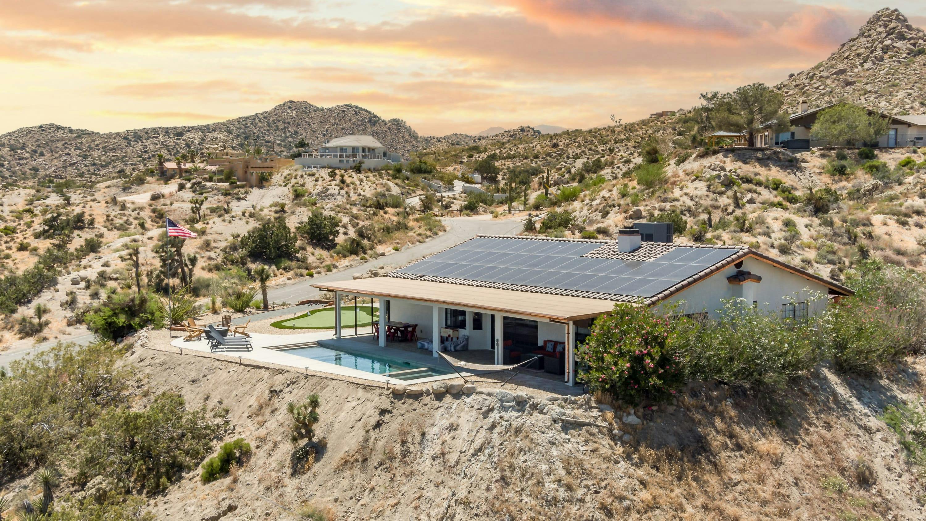 Retro Desert Retreat