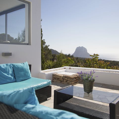 Make the most of the numerous terraces, each with stunning vistas