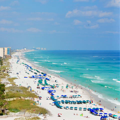 Get everyone together for blissful beach days in Destin