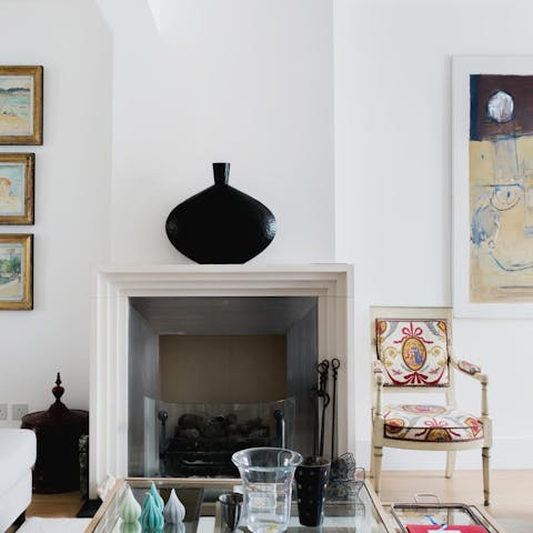 Admire the owner’s artistic design choices – we love the elegance of the living room