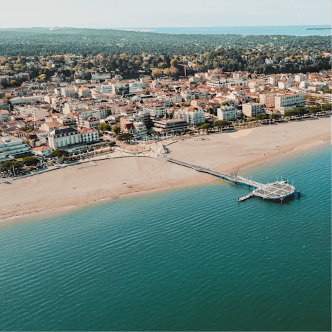 Embrace the rejuvenating spirit of the sea from Arcachon Bay
