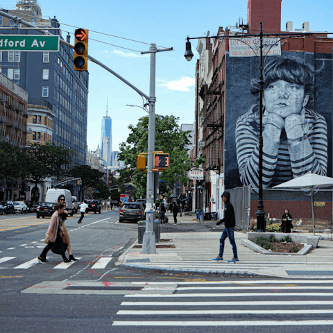 Wander fifteen minutes to the bustling heart of Williamsburg – Bedford Avenue is lined with high-end boutiques, gourmet restaurants and beautiful brownstone buildings
