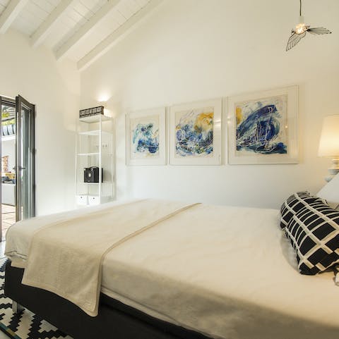 Bank a peaceful night's sleep in style, only Egyptian cotton linen will do