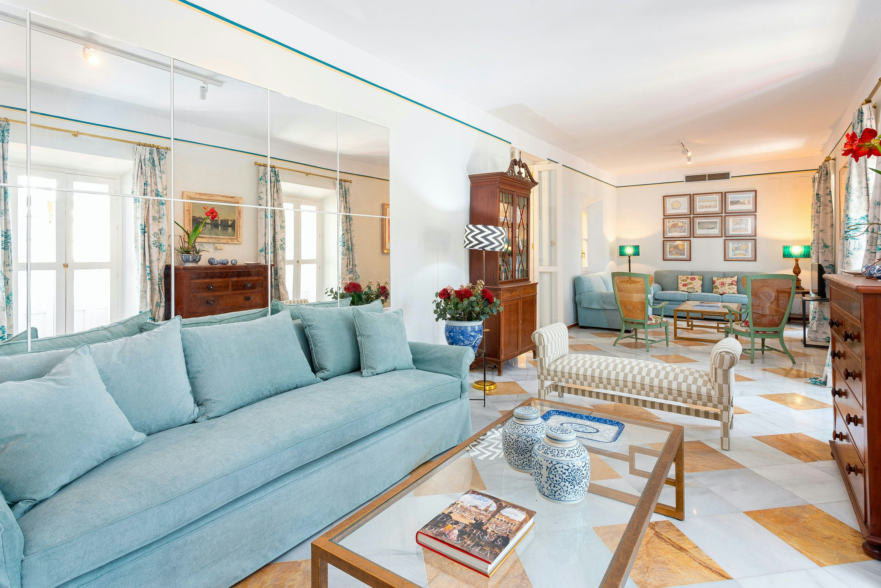 Enchants the Audience