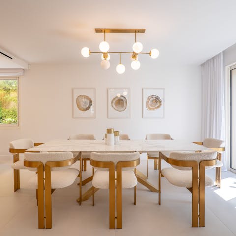 Gather in the bright kitchen for a hearty breakfast