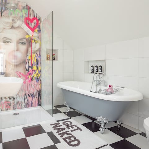 Treat yourself to a relaxing bubblebath in this clawfoot tub