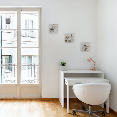 Write a blog of your time in fabulous Palma at the desk