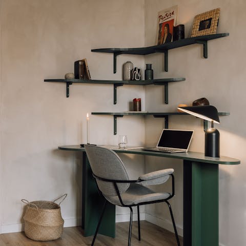 Keep up with work at the various desks dotted around