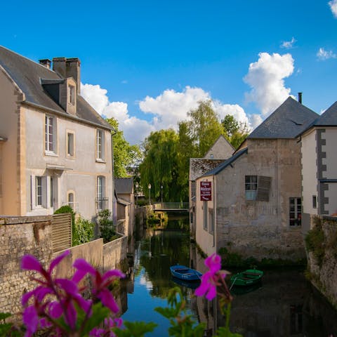 Stay in the historic heart of Bayeux, close to shops and restaurants