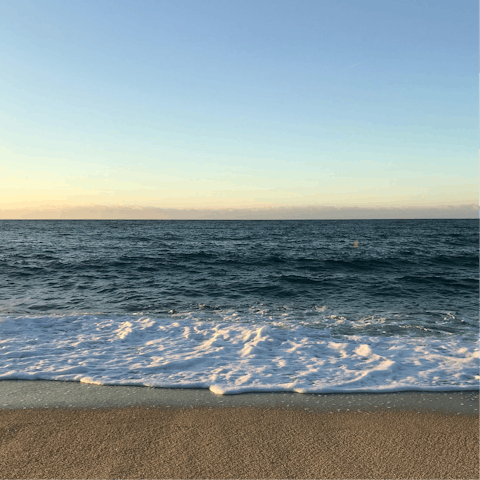 Spend your days at the beach – it's a two-minute walk