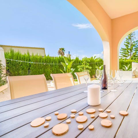 Enjoy some alfresco dining under the covered terrace