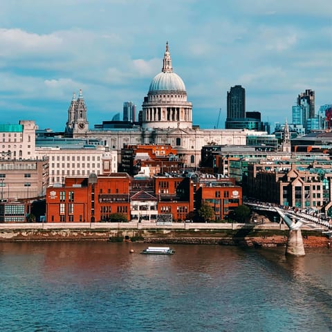 Hop on the nearby train and be in Moorgate in thirty-five minutes