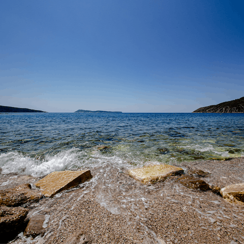 Stay less than a kilometre away from the sea, where you can paddle in the waves