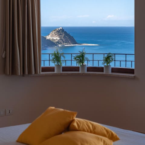 Wake up in the main suite to sea views